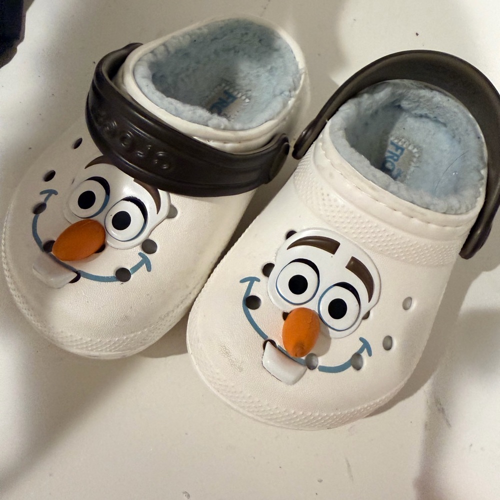 CROCS Kids lined clogs with Olaf Design - White and Black